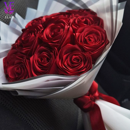 Velvet Élan Signature Bouquet – Eid Special